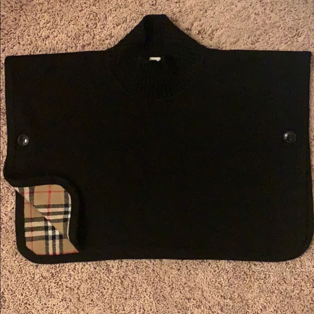 Burberry girls Beatrix Turtleneck wool cape